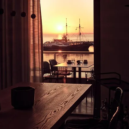 Апартаменты Monopolio Waterfront With Sea View, By Zantewize